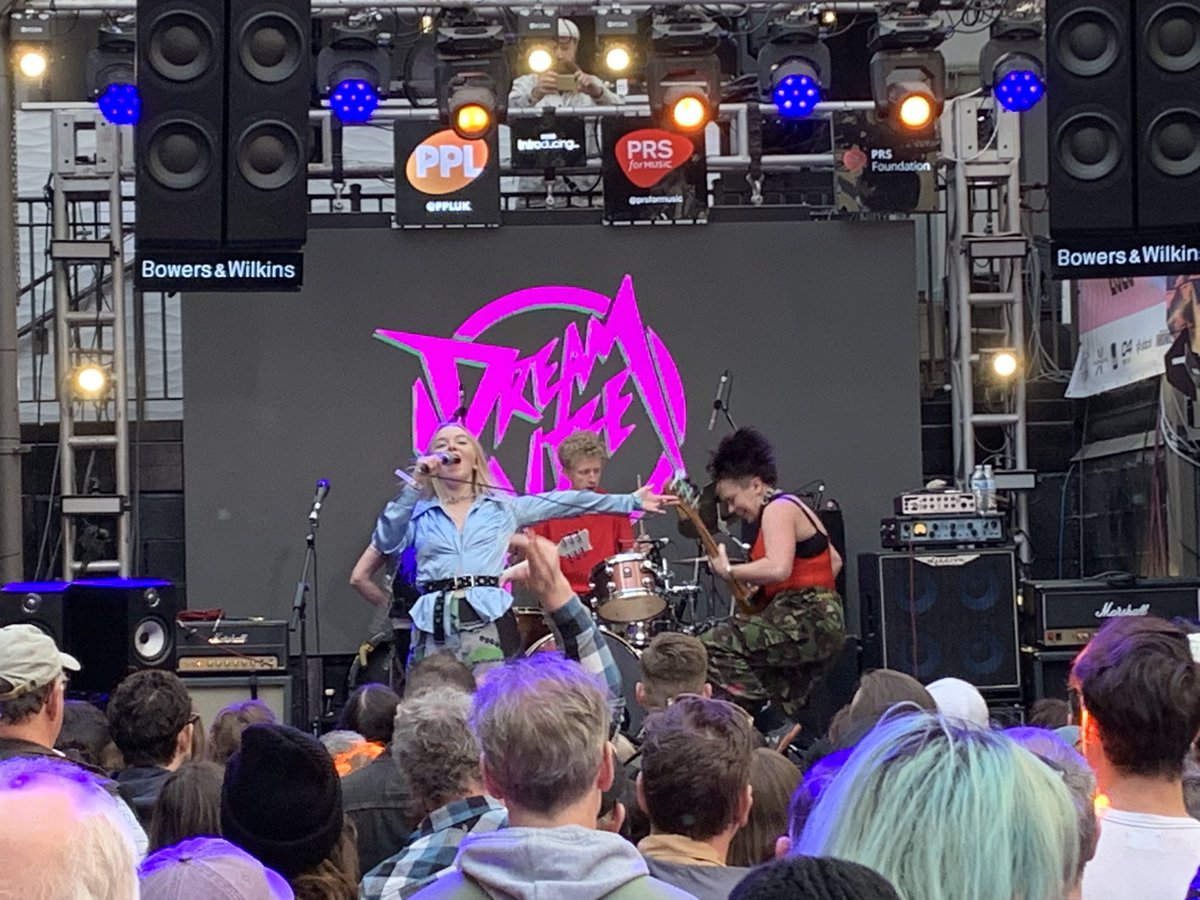 “I am not my body. I am somebody!”  -<a href="/DreamWifeMusic/">Dream Wife</a> #BME