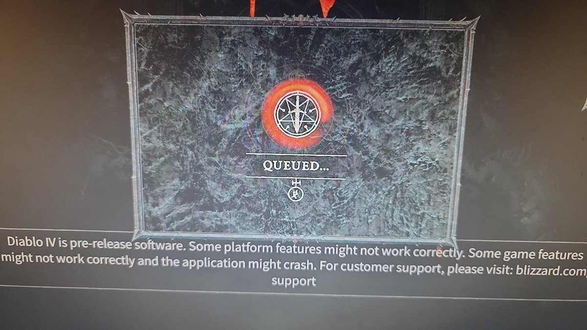 PXBest's tweet photo. 132-minute queue time has now turned into over half an hour, "Queued" time. Gotta love beta tests! #Diablo4 https://t.co/X7B1Kmx4Y5