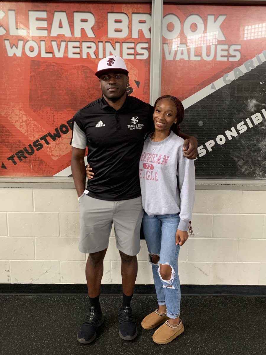 Thank you <a href="/KingRedrick/">Philip Redrick</a> for coming to visit with some of seniors today! Proud to say that received their first offers today! It was a pleasure. <a href="/CBHSGirlsTrack/">CBHS Girls XC/T&F</a> #buildthefort