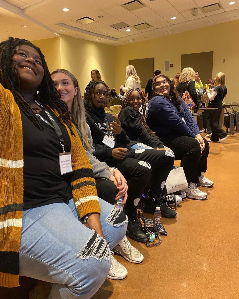 jenifer_rayne's tweet photo. RACE (Represent, Affirm, Cultivate, Empower) to Teach students had an amazing day at Salisbury University’s Educator for A Day Event!!! #BeAnEducator #TheMostImportantProfession https://t.co/e5OBpyLG0w