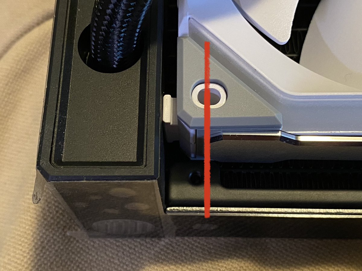The_Scalti's tweet photo. Today I learned: @EKWaterBlocks-Nucleus design is not compatible with @GlobalLianli SL120 fans. Received the new cooler as an RMA of my EL AIO 360 D-RGB leaking. Not sure what to do now… really don’t want to have to NOT use my SL120s… (1/?) https://t.co/Ll4VgyREUp