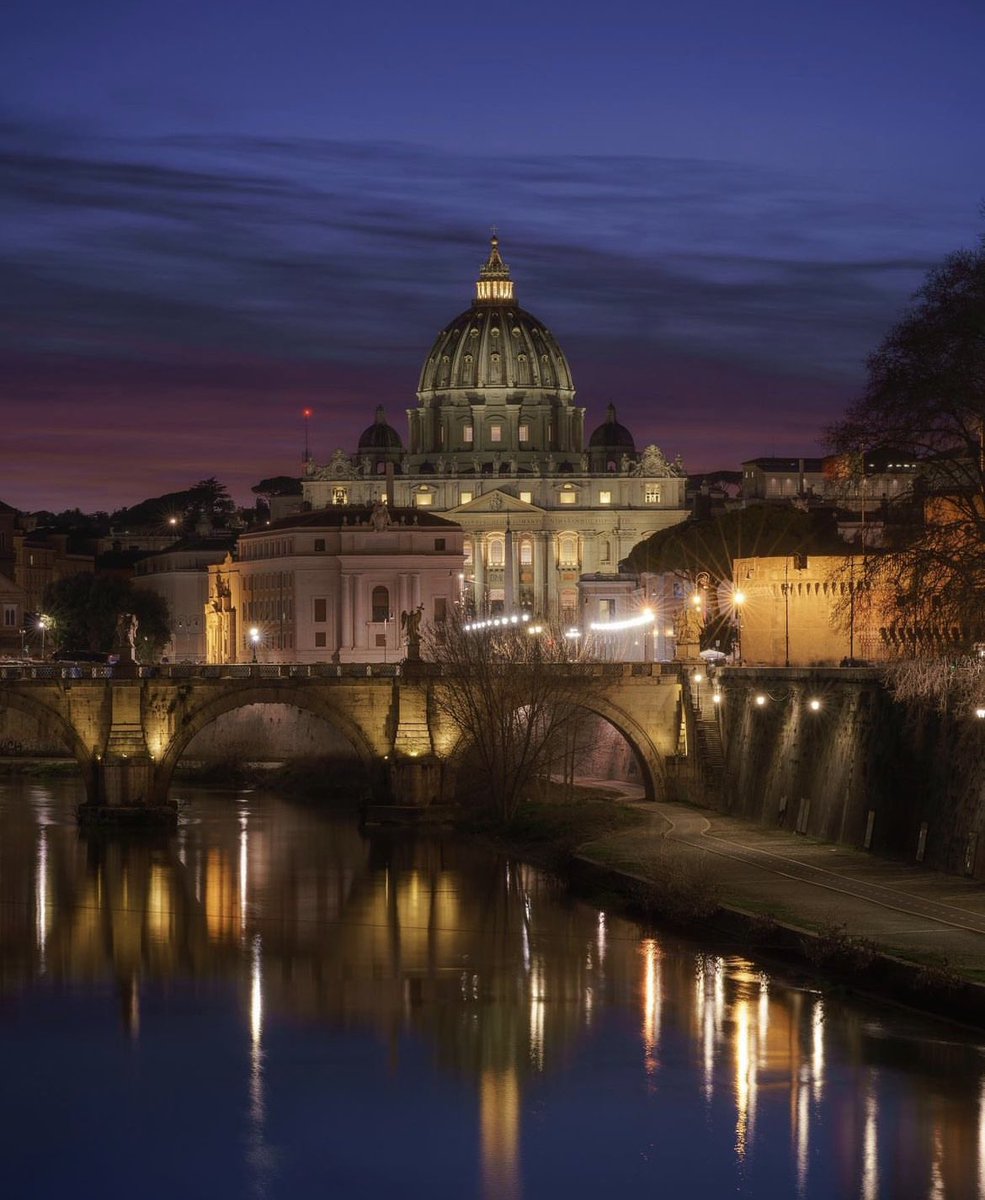 ROMA AETERNA...

Ph nightcrawlwee1986 Ponte Umberto I #Roma #romeisus