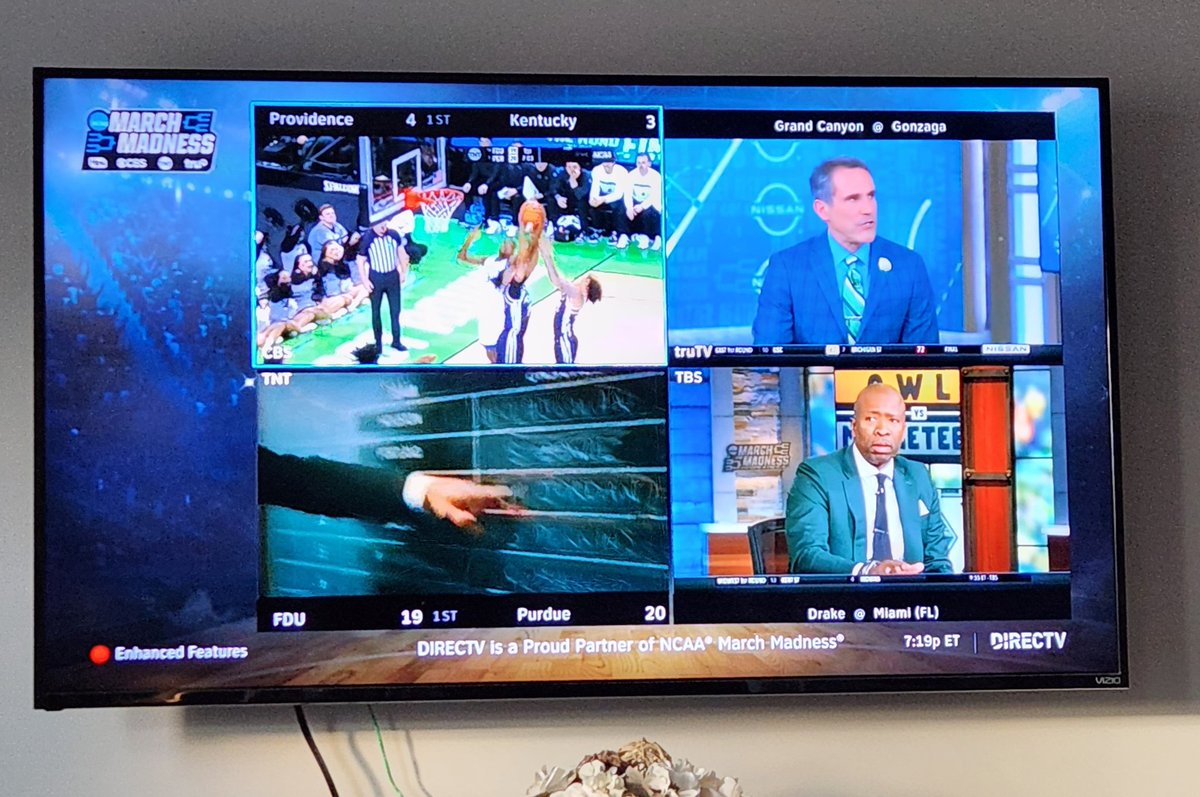 Hey <a href="/DIRECTV/">DIRECTV</a>, why isn't this full screen? You're wasting the entire left side to tell me I'm watching March Madness.....
YouTube TV and Apple TV have fullscreen versions. What am I paying all this money for?