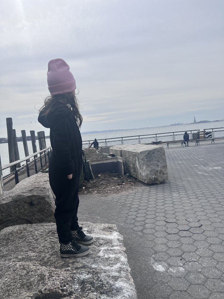 agirlnamedduck's tweet photo. Traveled to New York to shoot with one of my favorite brands for their upcoming summer lines! And I got to see the Statue of Liberty Mrs. P taught me about…. She didn’t look thaaaaaat big 🤣 @CESTigerPride @CirclevilleCity #TigersTakeSpringBreak https://t.co/9qOrhwfDZz