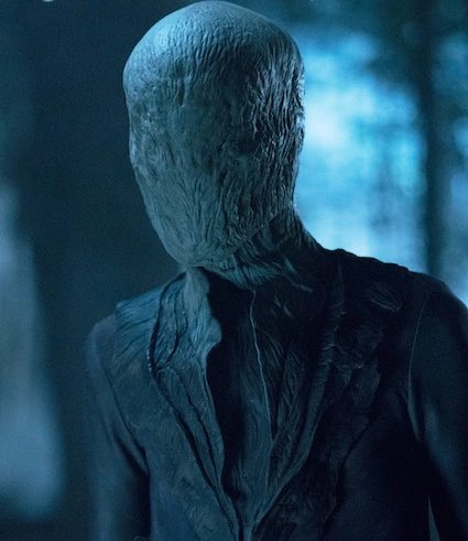 _AshBandicoot_'s tweet photo. ok so i know the slender man movie is fucking terrible but i think the idea of his ‘suit and tie’ being these gross ass skin flaps is actually a pretty decent idea https://t.co/jh8WLyu1AP