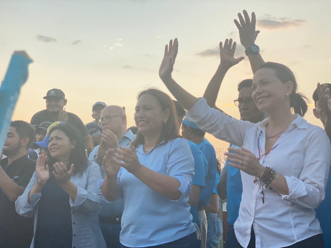 🇻🇪 Los que quieren luchar por la libertad de Venezuela vengan con nosotros porque vamos hasta el final. 

#MéridaConMaríaCorina