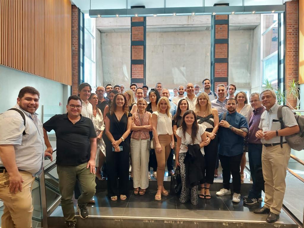 Junto a una delegación salteña conformada por referentes del sector público y privado, con el propósito de potenciar la #EconomíaDelConocimiento en la provincia, visitamos distintas areás de innovación tecnológica y científica de la <a href="/unsamoficial/">Universidad Nacional de San Martín</a> y la #UniversidadCatólica Arg.