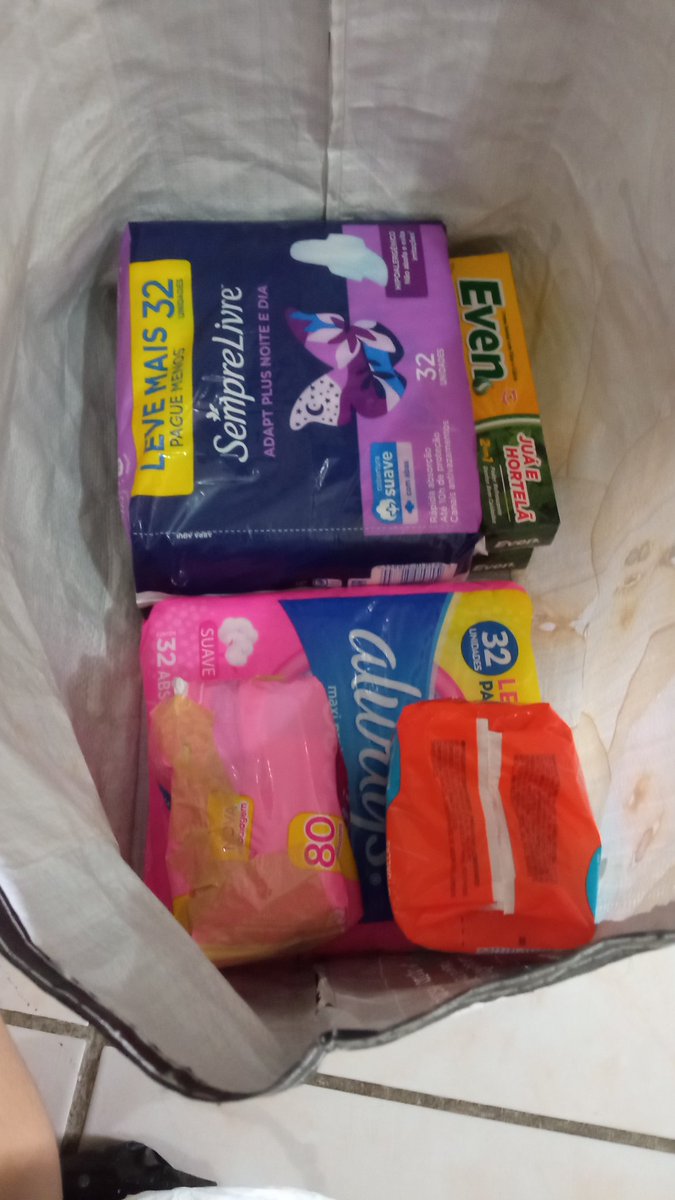 Ana_study_'s tweet image. Olá!
Quero a ajuda a vocês do #studytwt  para uma pessoa da minha família. Deixei explicadinho o que está acontecendo nas imagens abaixo e o que já entregamos a ela.

Agradeço muito quem puder doar e quem ajudar compartilhando!! 

Pix: 81 98999117 (Rafaela Thirza)