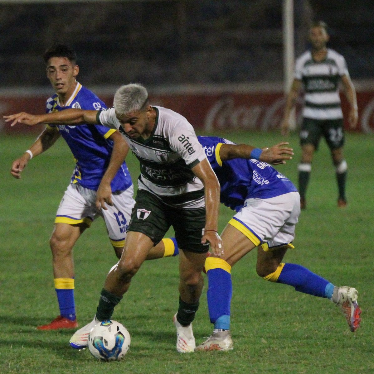 ¡Final del partido! Primera victoria profesional, fue triunfo por dos a uno ante Bella Vista.