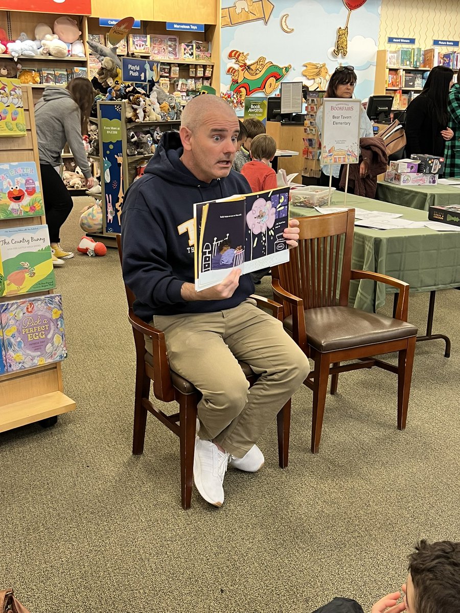 A huge thank you to all who joined us at Barnes and Noble for our Bookfair last night!  Thank you Mr Turnbull,  Ms Stingel and Mrs Perez for reading with me!! #beartavernpride