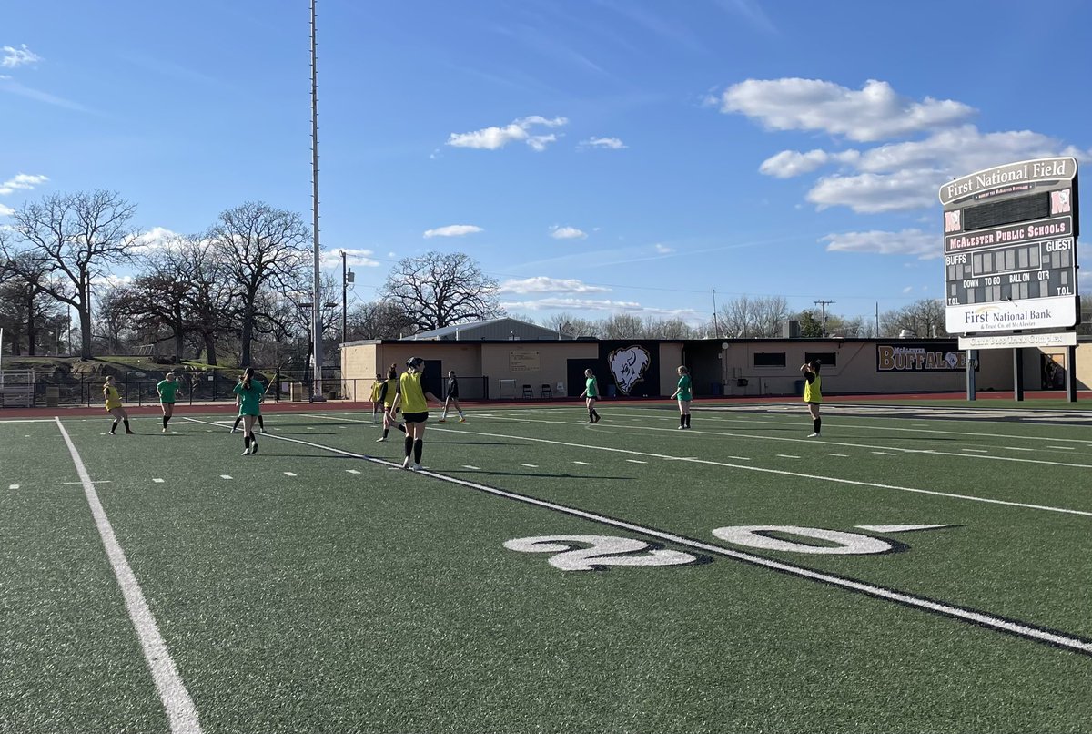 clmoss97's tweet photo. 🍀 St. Patrick’s Day Practice 🍀 Proud of these girls for putting in hard work over Spring Break! #TheVillage #GrindDontStop #stpatricksday https://t.co/IhD6zRKwJR