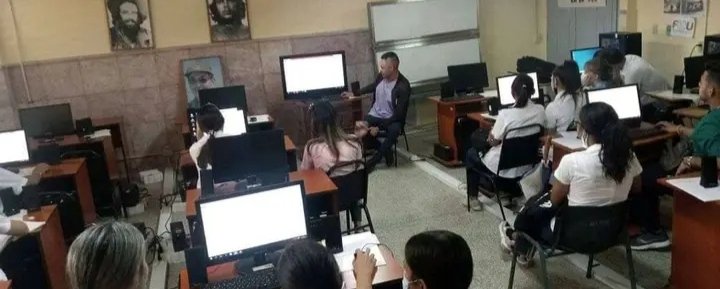 CmFilial's tweet photo. El Grupo Científico estudiantil de la Filial de Nuevitas incorpora a sus ejercicios la creación del ORCID como uno de los primeros pasos en la integración del estudiantado al mundo de la Ciencia y la búsqueda. https://t.co/Qqj9NlOODG