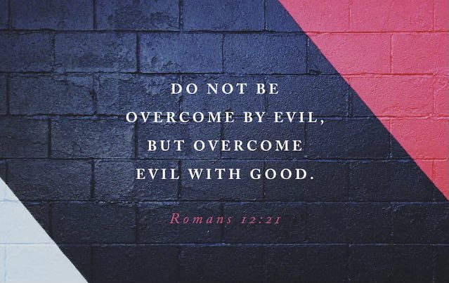 PhilHenryPG's tweet photo. Responding to evil with evil, leads to DEATH. 
Responding to evil with good, leads to LIFE. 
Try overcoming evil done to you by turning the other cheek, forgiving, and praying your oppressors. 
#Romans 12:21
#OvercomeEvil
#dogood
https://t.co/R0F1GX7pGe https://t.co/f0EsQkF5IT