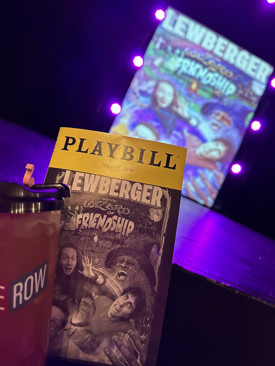katnack's tweet photo. I didn’t realize that front row meant touching the stage 😂 I guess I’m gonna get up close and personal with @lewberger https://t.co/zHkLPJpDiS