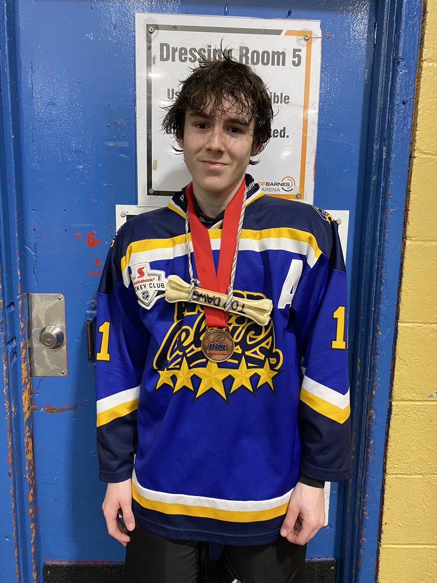 What a difference a day makes! Tonight our boys secured a 5-4 win in the nail biting Bronze Medal match against the MPBs. Forward, #11 Logan Mahon, led the charge and scored two ‘highlight worthy’ beauties, earning him Top Dawg honours!!