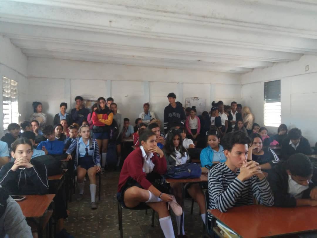 fefi2022's tweet photo. Se realiza intercambio con los estudiantes del IPU Roberto Espino Ávila sobre el proceso eleccionario a desarrollarse el próximo día 26. 
#CubaMined
#EducaciónPrimeroDeEnero
#MejorEsPosible
#1roDeEneroDeVictorias @MaraEle08350901 @MtnezIc @neisa_morales @MasielyRodrgue1 https://t.co/ul4AXPPjed