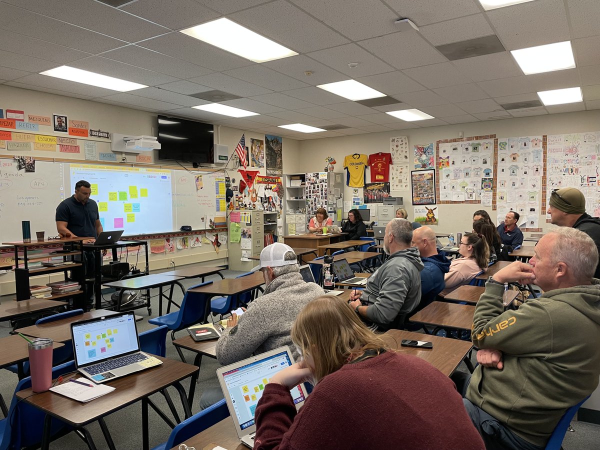 PleasantonUSD's tweet image. Inspiring day of staff development to help team #PUSDedu increase access, engagement and relevance to support all students in finding success. Thanks to our Curriculum team and all of our presenters for hosting an amazing day
