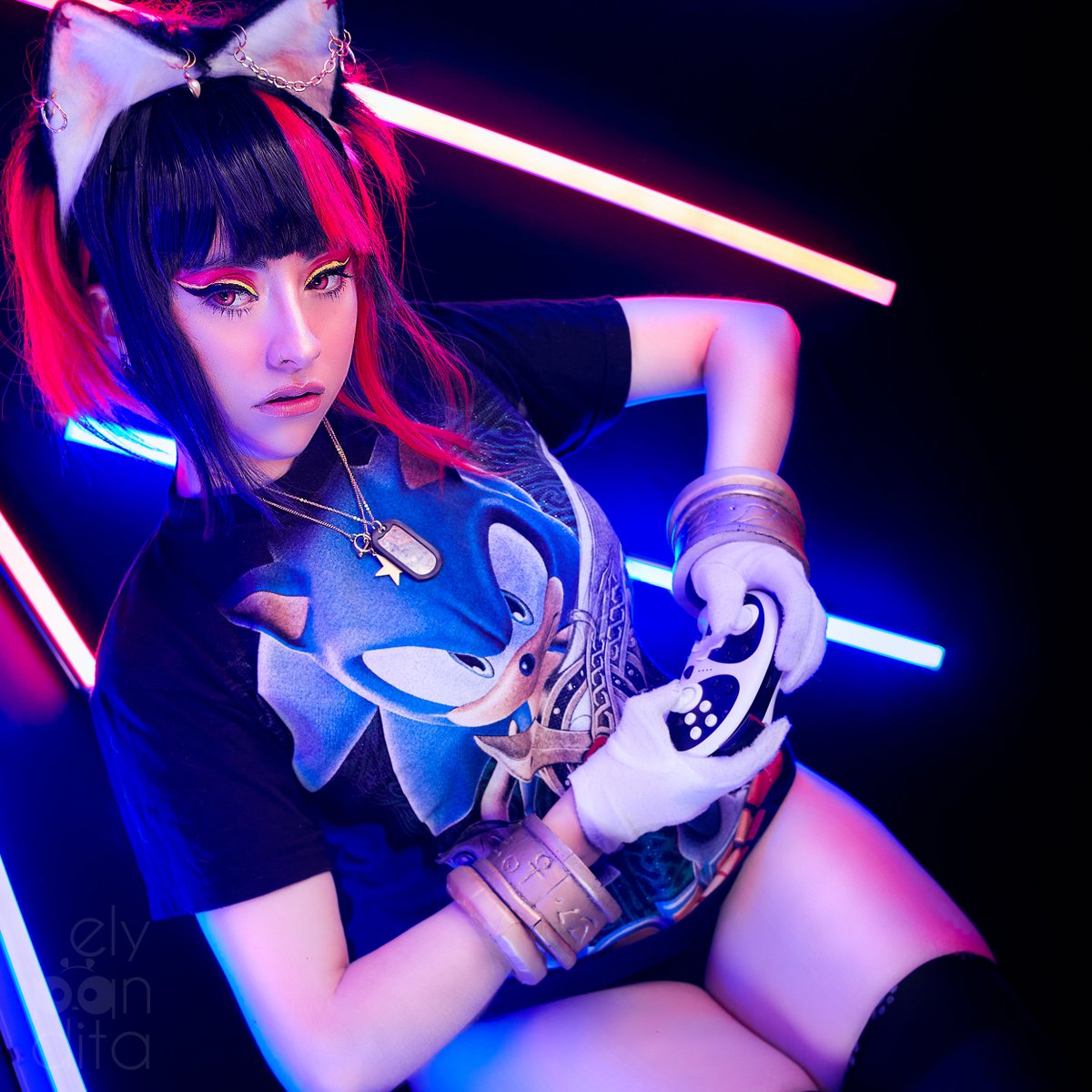 Have you already seen my cosplay photoset inspired by @/ciosuii's Shadow? AND YOU CAN BUY IT!! LET'S GO elypandita.carrd.co/#one

Ya vieron mi photoset cosplay inspirado en el Shadow de @/ciosuii? Y LO PUEDEN COMPRAR, VAMOH elypandita.carrd.co/#one

#ShadowTheHedgehog #sonic #sega