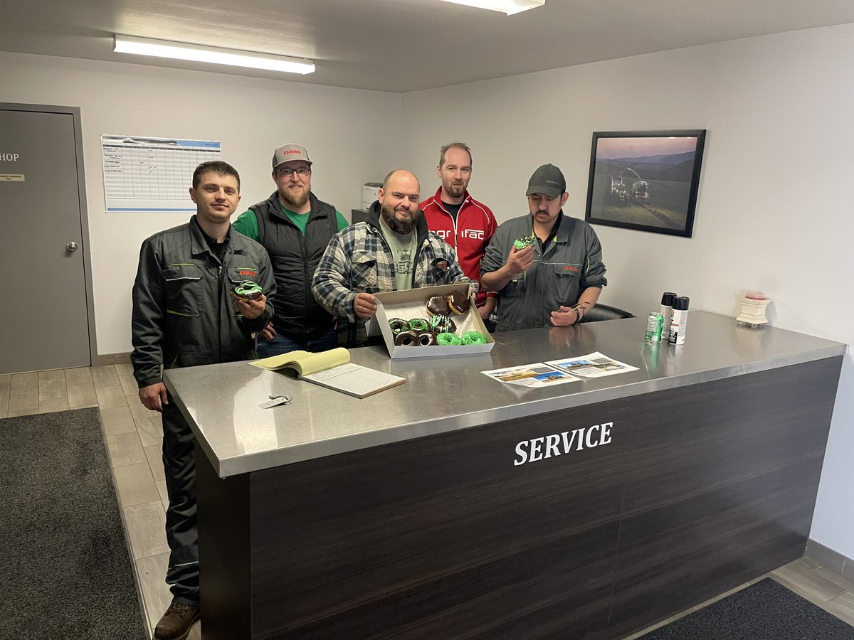 Happy #StPatricksDay2023 to all our customers and their family from @TingleysHC #vegreville. Enjoying this nice weather, getting ready for spring!!
