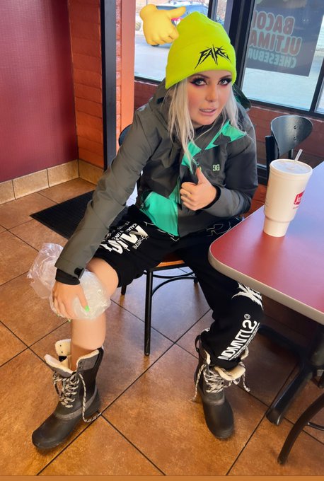 2 pic. The mountain sends its regards https://t.co/Sg9JoonGDT<a href="/tag/tearsofthekingdom"class="tags"><span>#tearsofthekingdom</span></a>