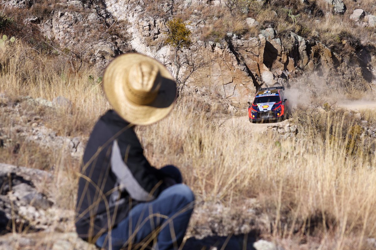 #RallyMexico overall after Friday:
1. LAPPI &amp; FERM
2. Ogier +5.3
3. Evans +30.1
4. Neuville +39.8
5. Rovanperä +59.7
6. Sordo +1:27.2
#HMSGOfficial #Rally1 #WRC #L4PPI