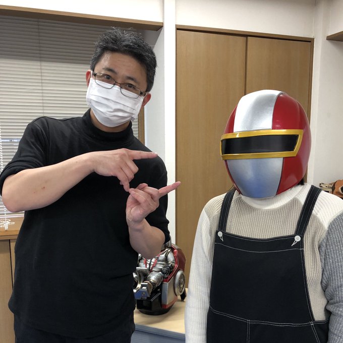 まもなく、河津一守さんと作るヒーローマスク造形講習会が始まります！作品が完成するまで楽しみですね✨【スタッフ💙】 