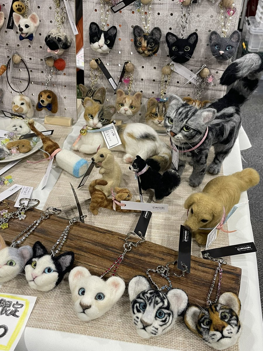 ranneedlefelt's tweet photo. 本日アート&amp;てづくりバザールです！

らんにゃんは
けー04です！

お天気悪いのでお越しの際は
お気をつけてお越しください(bﾟv`*)

お待ちしております♪

#てづば
#アートアンドてづくりバザール
#ATC
#羊毛フェルト https://t.co/Ecqp8Cksla