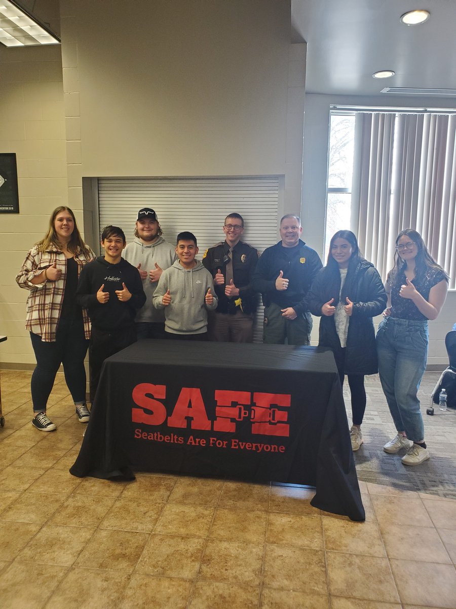 safe_iowa's tweet photo. Thank you @iowastatepatrol for the great presentation @PostvilleSchool about SAFE driving #GetSAFE for your #middleschool #highschool #BuckleUp #DoNotDriveDistracted #DriveSAFEly @IowaGTSB https://t.co/zVwvtQ9NQi