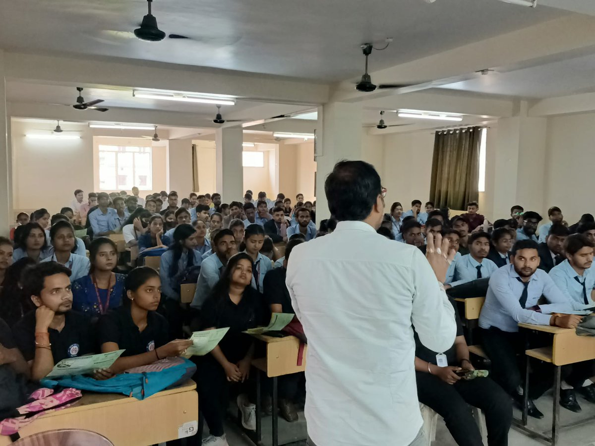 nykpatna's tweet photo. #CareerGuidanceProgram organised by Nehru Yuva Kendra, Patna in MGM COLLEGE KANKARBAGH
#careerguidance #Youth #NYKSvolunteers #volunteers https://t.co/7ulKEhZBVh