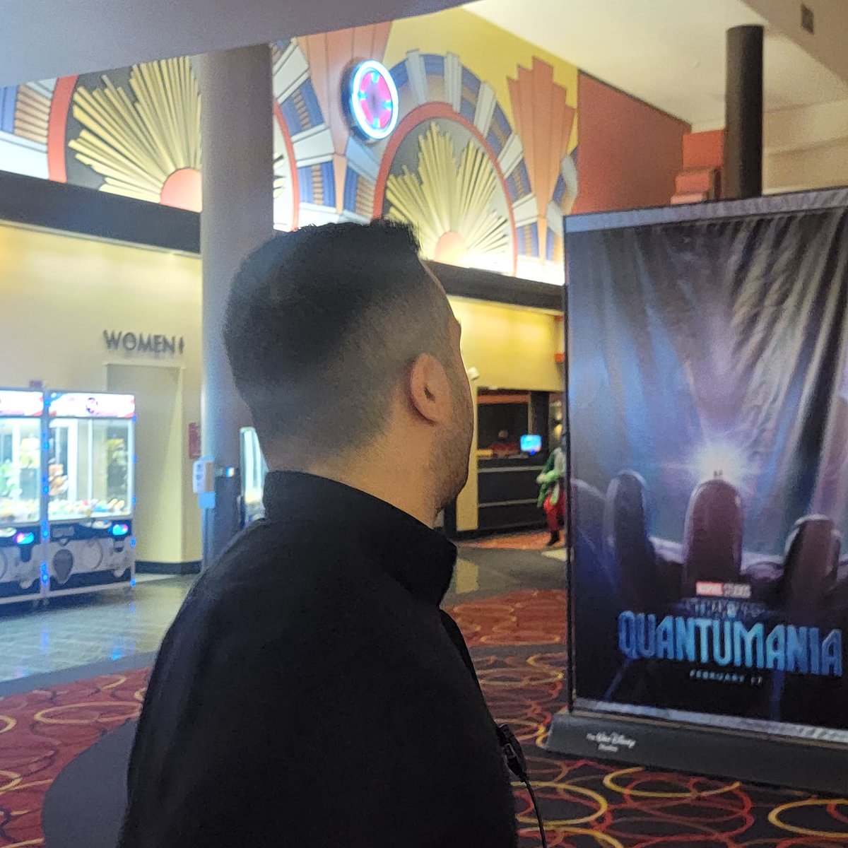 EzekielFleming1's tweet photo. @AMCTheatres this guy escorted my daughter and her friend out of the movie theater when I went to get my phone out of the car. Then treated to throw us all out. He said his name was Mike and wouldn't give me his last he said I didn't need to know. Never AGAIN...! Avoid this place https://t.co/C5vQ8n3ru8