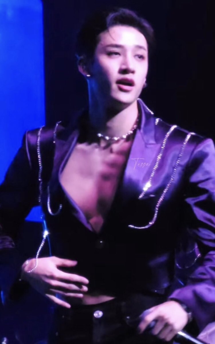 Http_sk1ny's tweet photo. Bang chan is soo smart but like he also has a huge ass like damn man you really have it all (Im jealous) #skz #bangchan #sexybangchan #christopherbang #finemf https://t.co/Ga7O2Le1EV