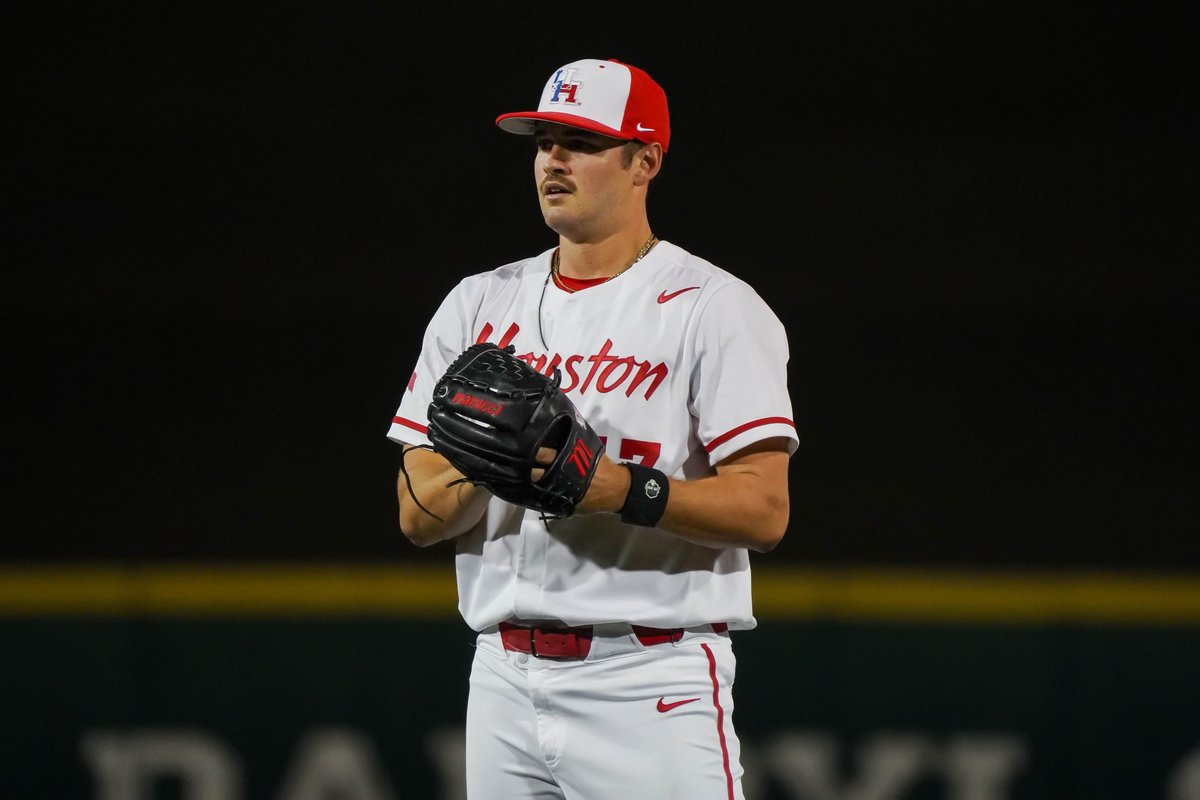 What. A. Career. Day. For. Maddux. Miller. 

6.2 IP | 3 H | 0 R | 5 K

#GoCoogs