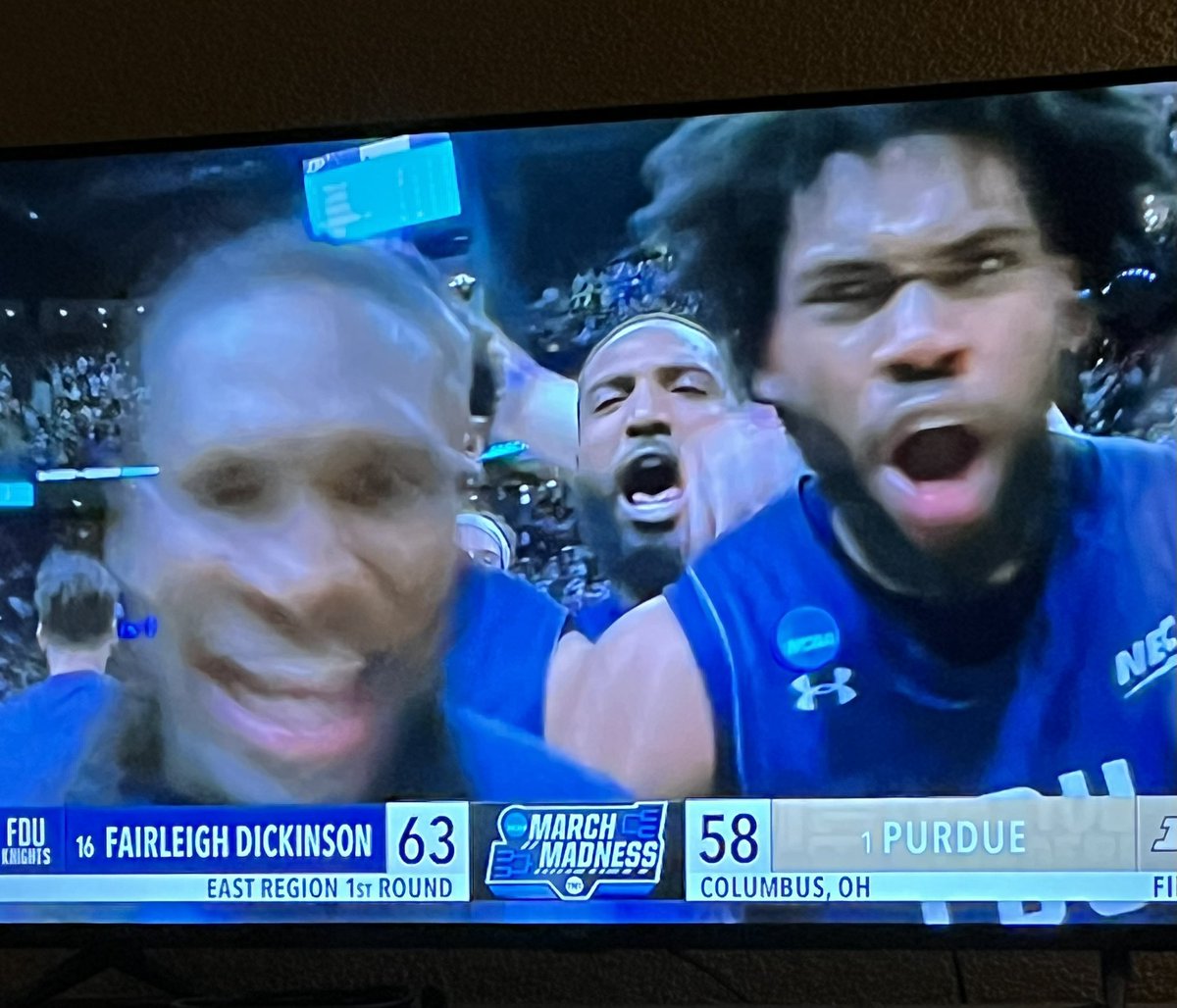 Danielle_K_R's tweet photo. I love @MarchMadnessMBB https://t.co/EroWl4pCD2