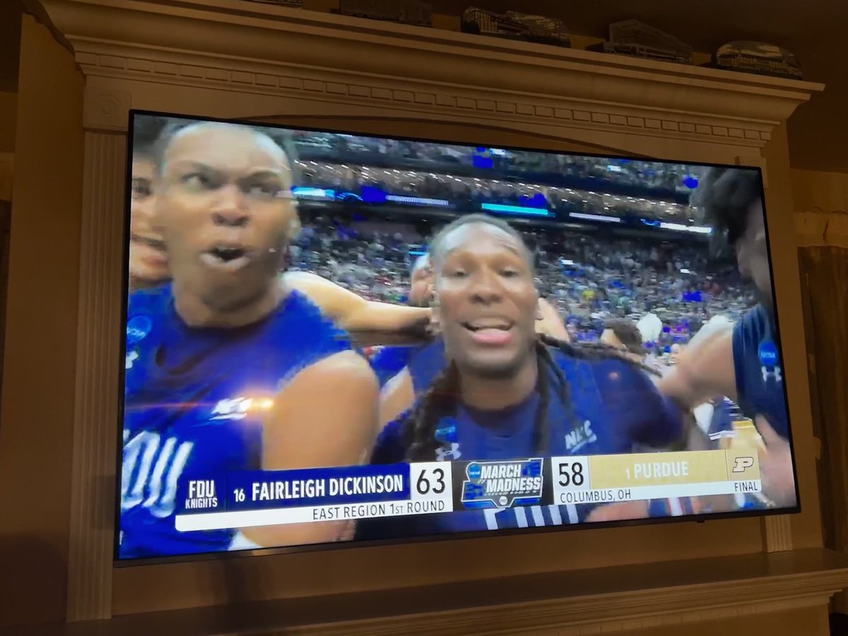 johnwbartlett's tweet image. That’s what I’m talking about! #MakingHistory #reigKNIGHTed @NJGov @FDUKnightsMBB @FDUKnights #bracketbusters #bracketbusted