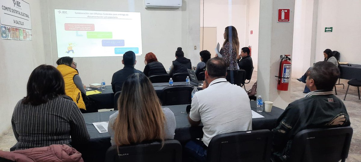 CD14_Coah's tweet photo. El Comité @CD14_Coah junto con el #ComitéMunicipalArteaga estuvimos presentes en la Capacitación “PARTICIPACIÓN CIUDADANA, ARCHIVO Y GESTIÓN DOCUMENTAL” impartido por el personal del @IEC_Coahuila con motivo del #PLE23 @Jorge_dlp @rodrigo_0378 @jccr11 @MariSaucedo19 https://t.co/q79imlWYJ8