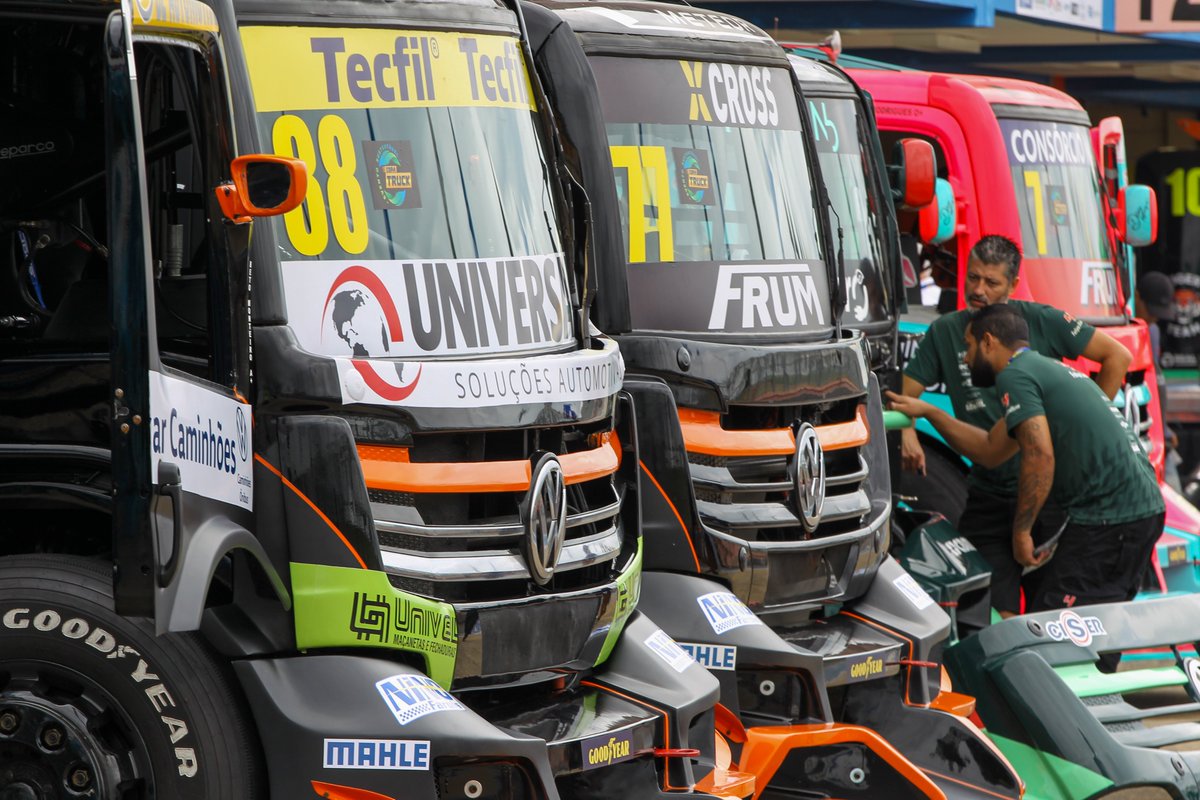 Rafael Lopes (@voandobaixo) on Twitter photo "Copa Truck: temporada começa em Goiânia com maior grid da história": tudo sobre o campeonato 2023 da <a href="/CopaTruck/">Copa Truck Petrobras</a> no blog <a href="/voandobaixo/">Rafael Lopes</a>: bit.ly/403BeC8.
Domingo, 11h, tem transmissão ao vivo no <a href="/sportv/">sportv</a> 3 comigo e <a href="/brunoasfonseca/">Bruno Fonseca</a>! #CopaTruck #CopaTrucknosportv "Copa Truck: temporada começa em Goiânia com maior grid da história": tudo sobre o campeonato 2023 da <a href="/CopaTruck/">Copa Truck Petrobras</a> no blog <a href="/voandobaixo/">Rafael Lopes</a>: bit.ly/403BeC8.
Domingo, 11h, tem transmissão ao vivo no <a href="/sportv/">sportv</a> 3 comigo e <a href="/brunoasfonseca/">Bruno Fonseca</a>! #CopaTruck #CopaTrucknosportv