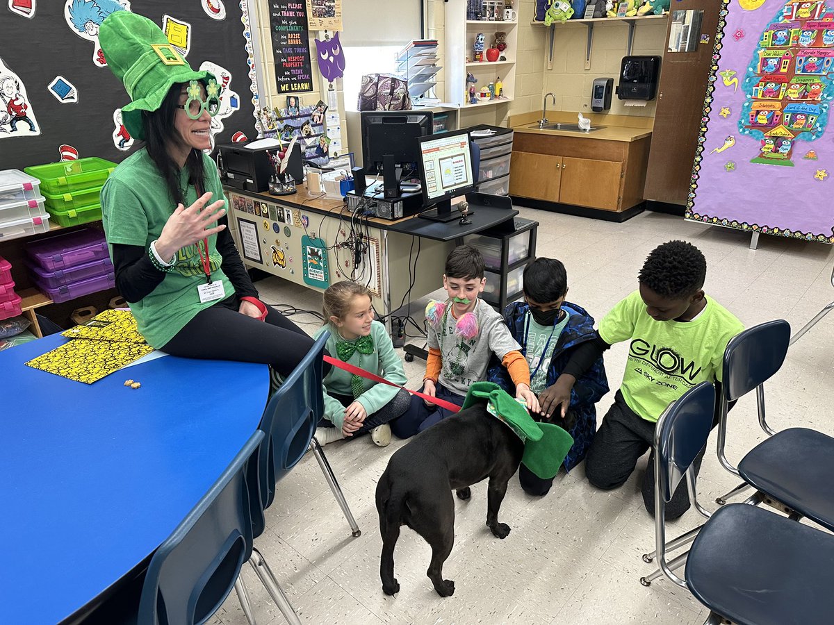 Everyone is Irish on St. Patrick’s Day <a href="/McDivittSchool/">Laurie Coletti</a> #therapydog