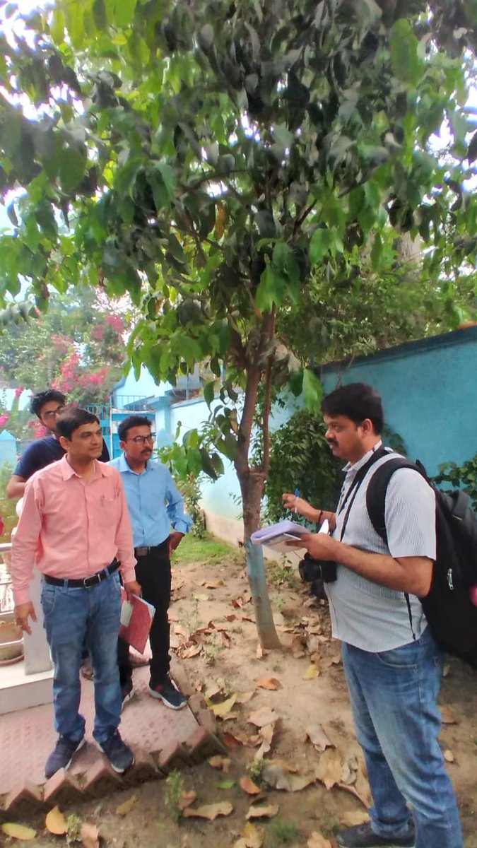 bsi_moefcc's tweet image. @bsi_moefcc #Kolkata conducted an awareness program and #GreenAudit at Behrampore College, Murshidabad, W.B. under the #MissionLiFE campaign on March 17, 2023. Dr. Umeshkumar L. Tiwari and Dr. Sudhir Yadav discussed the importance of #MissionLiFE and conducted the #GreenAudit.