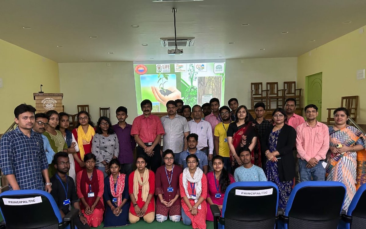 bsi_moefcc's tweet image. BSI officials stressed the need to nudge individuals&apos; actions and undertake simple acts in their daily lives to address climate change. Prof. Samaresh Mandal, principal, and Prof. Indrani Basu, in charge of IQAC, along with faculty members and 58 UG students, attended the event.