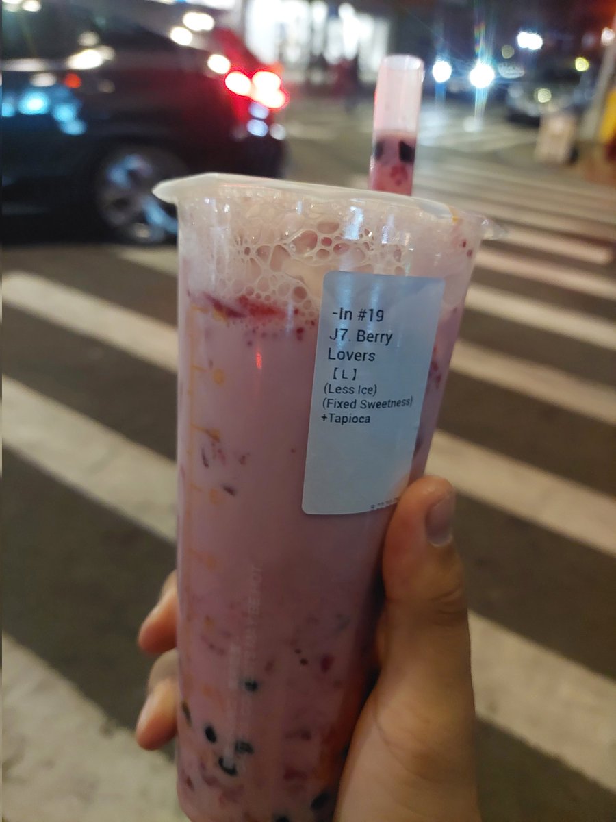 danielurb01's tweet image. THIS IS MY 5TH ONE‼️‼️ I FREAKING LOVE COCO BUBBLE TEA BERRY LOVERS!!!