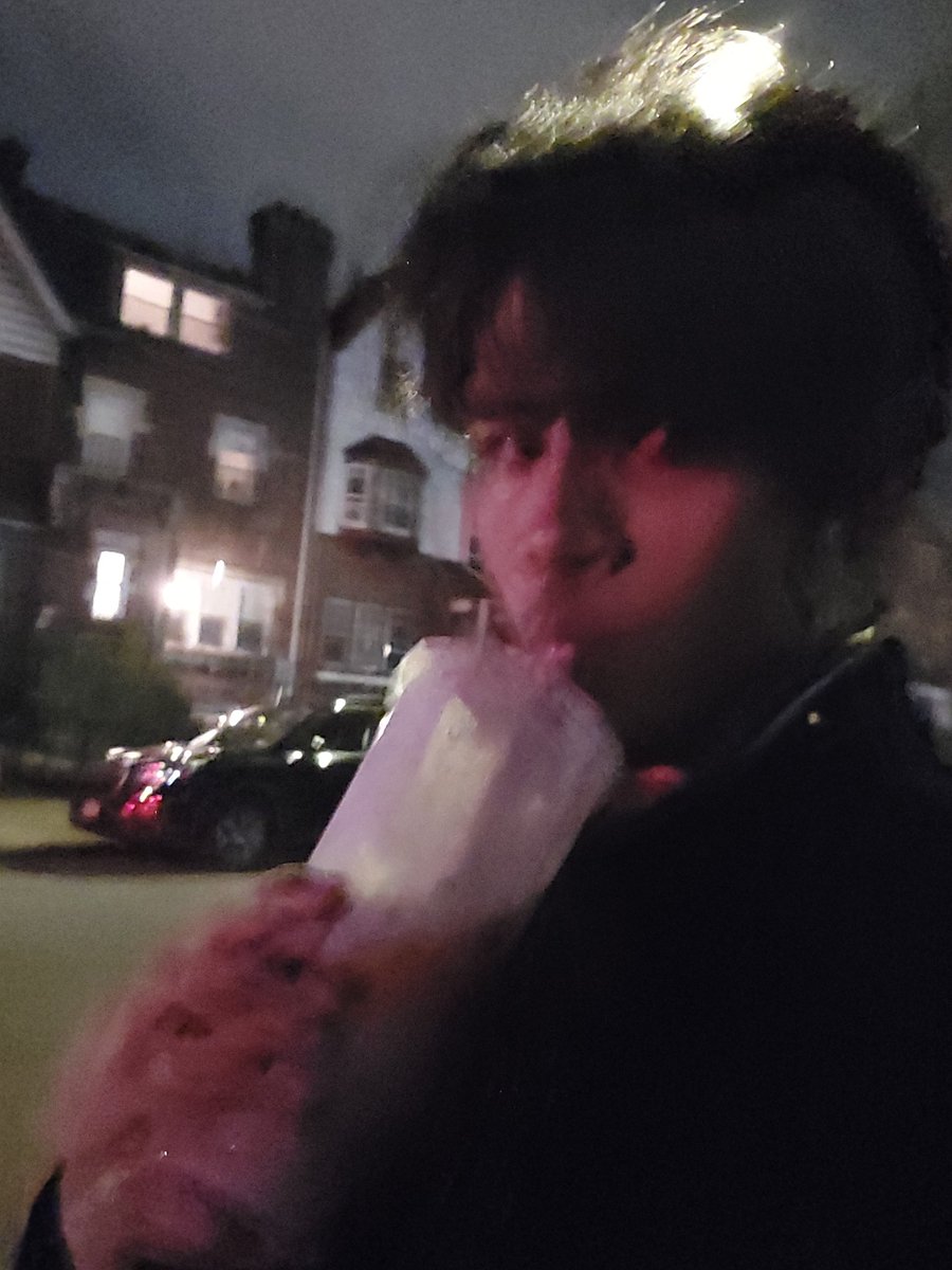 danielurb01's tweet image. THIS IS MY 5TH ONE‼️‼️ I FREAKING LOVE COCO BUBBLE TEA BERRY LOVERS!!!