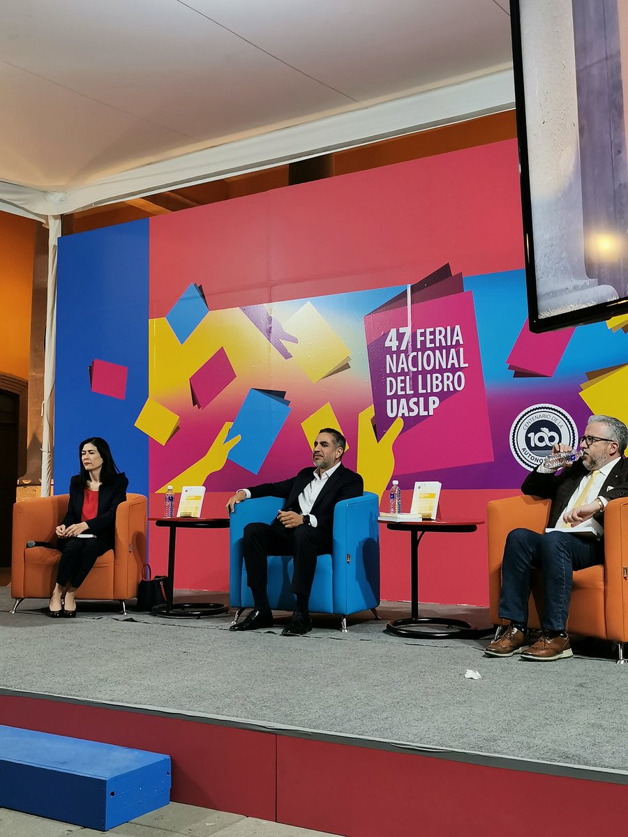 LaUASLP's tweet photo. Hoy la #47FNLUASLP recibe al juez @JPgomezfierro quien presenta su libro "Una nueva acción de Inconstitucionalidad en México" en el patio de la Autonomía.
#UASLP https://t.co/uwNzVEBD9y