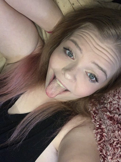 I&rsquo;m #sellingcontent if you&rsquo;re #buyingcontent ! Video calls! Snap sessions! Customs !! Add my snap goldsadie22<a href="/tag/sellingcontent"class="tags">#sellingcontent</a><a href="/tag/buyingcontent"class="tags">#buyingcontent</a><a href="/tag/lingerie"class="tags"><span>#lingerie</span></a><a href="/tag/snapsession"class="tags"><span>#snapsession</span></a><a href="/tag/onlyfans"class="tags"><span>#onlyfans</span></a><a href="/tag/onlyfansgirl"class="tags"><span>#onlyfansgirl</span></a>