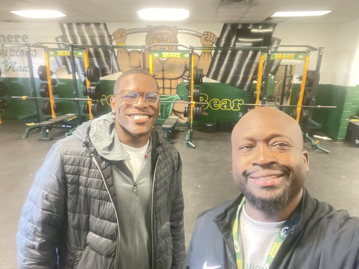 coachfedd's tweet image. It was absolutely a great visit this week by @garrison_madden University of Southern California Linebacker. The conversation we had was GREAT. 
The things he told Griffin Football players was second to none. 
#SpokeLife
#GriffinFootball
#RelationshipsMatter