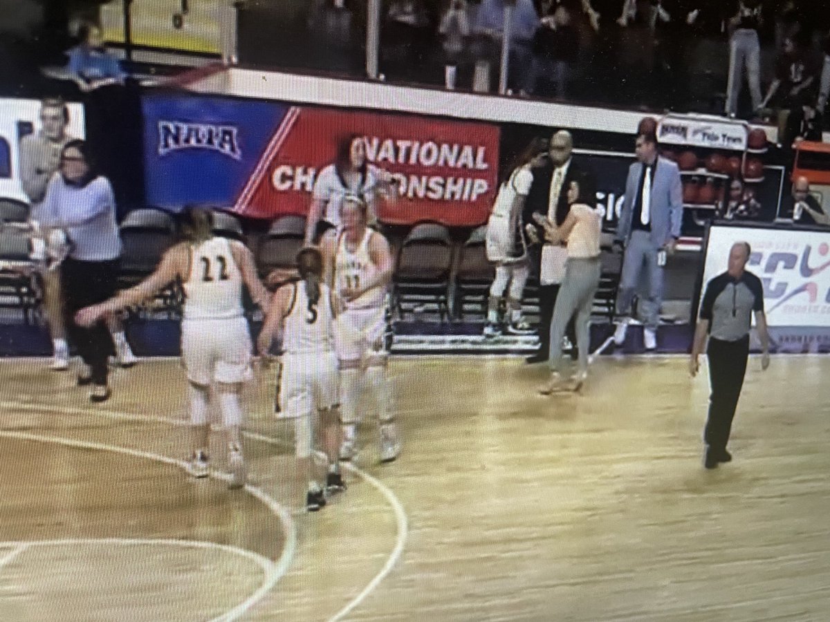 ChrisDuerr's tweet photo. Watching ⁦@boyd_courtney⁩ and ⁦@MyaMerschman⁩ trying to get to the Natty Title Game tonight.., https://t.co/GBzORe5Ujx