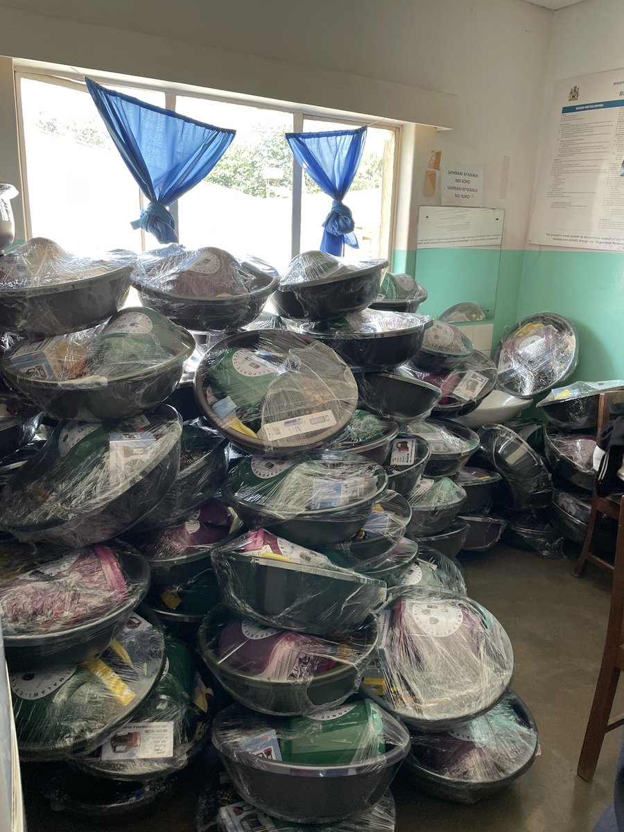YamiChimwaza's tweet photo. Antenatal clinic on a Saturday? For our pregnant mothers affected by #CycloneFreddy we’d go that extra mile. Dept.OBGYN are running a weekend clinic at #QECH for over 80 women from Blantyre-based camps. Supported by @MalawiGovt @KUHeS_mw @MlwTrust @JHP_Malawi https://t.co/sXVD3wPHjf
