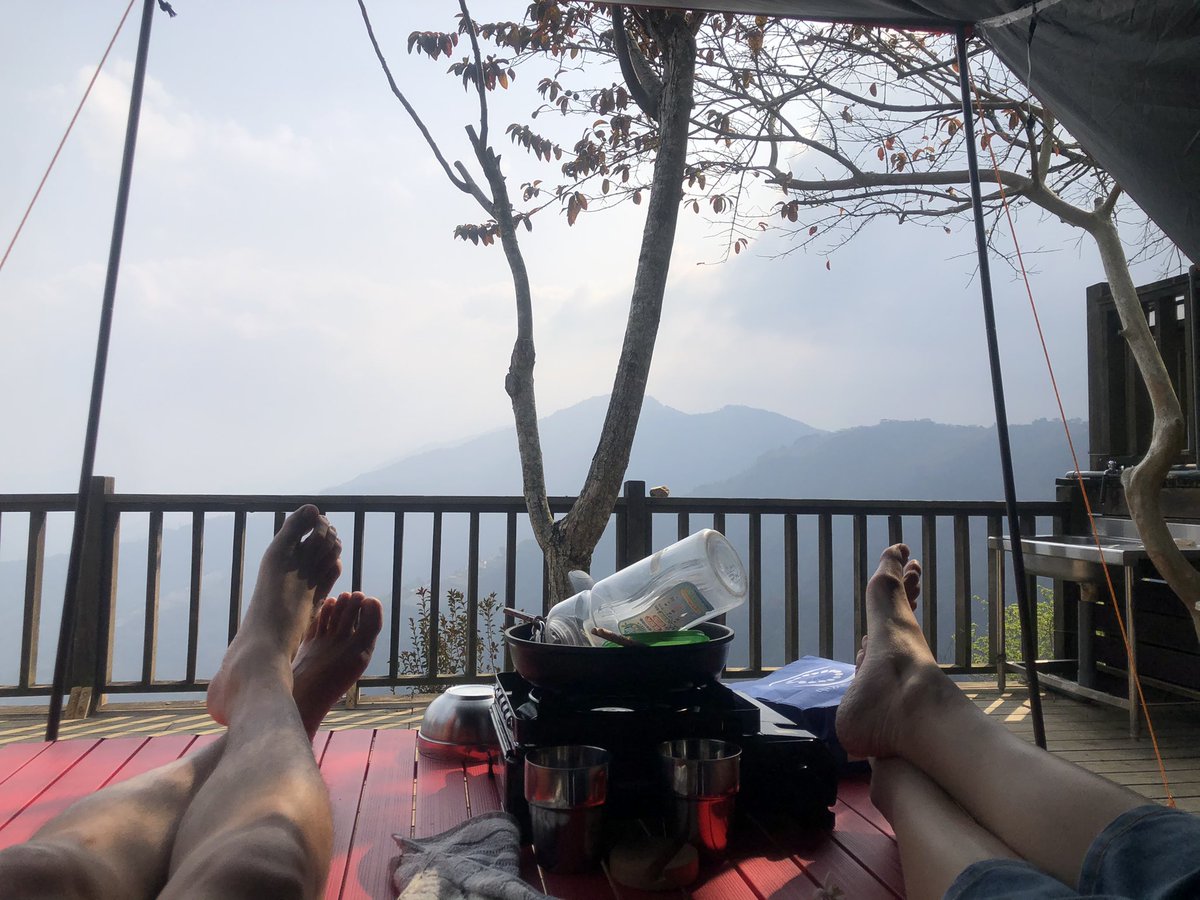 聯誼好友跑錯營區要傍晚才到😯

享受意外的兩人世界
看見彼此雙眸
感受頻率契合
❤️