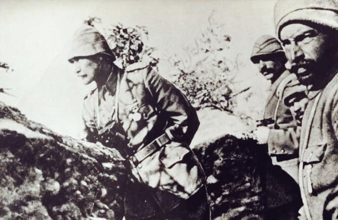 Çanakkale Zaferi'nin 108. yılı kutlu ve sonsuz olsun. Yüce Atatürk ve silah arkadaşlarına sonsuz saygı ve minnetle...