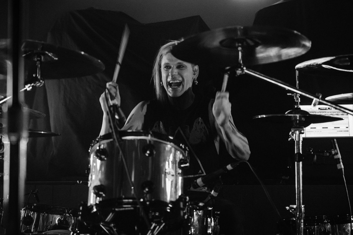 chrissydrums's tweet photo. I might be having too much fun! 

@DopeTheBand 

📸 @abarringtonevans IG 

#chrissywarner #dopetheband #staticx #fearfactory #mushroomhead #society1 https://t.co/Nu2kjIpj4f