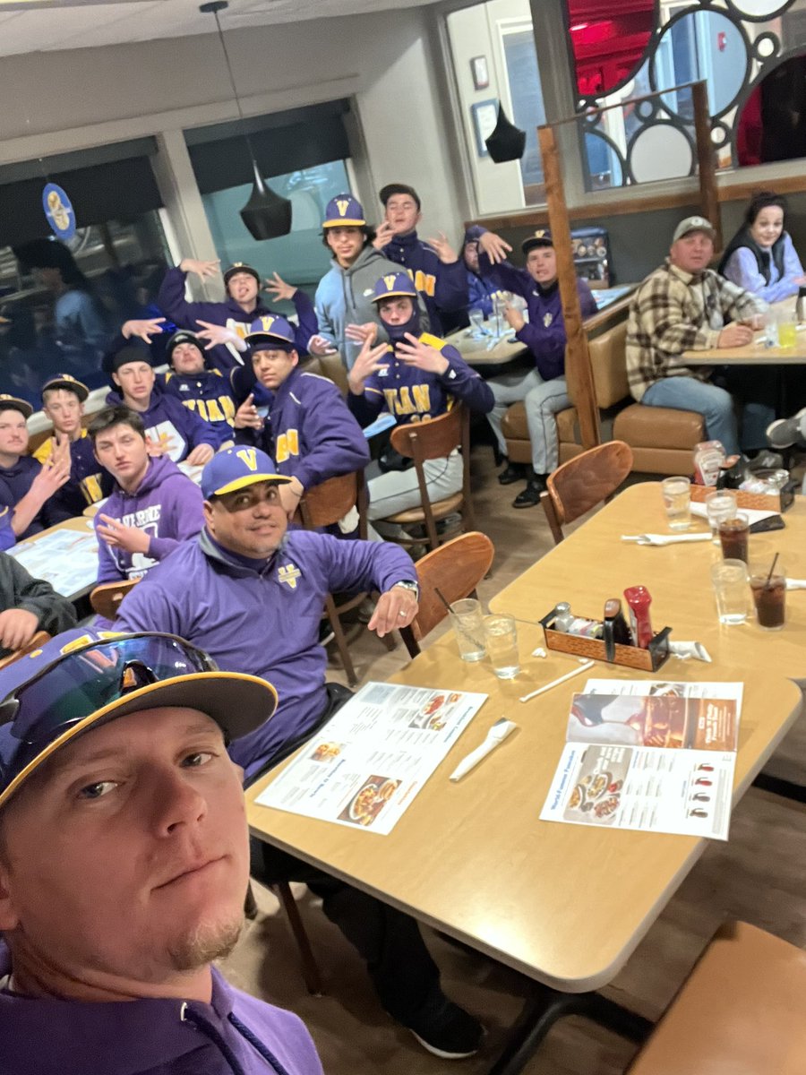 VianHSBaseball's tweet photo. Post game meal at 1:15 AM. Had a knock down drag out with the Wampuscats, but we come out on top 18-12. Championship tomorrow at 4:45 against Amber-Po! #Wolverines #grinding https://t.co/98xAXUbJCQ